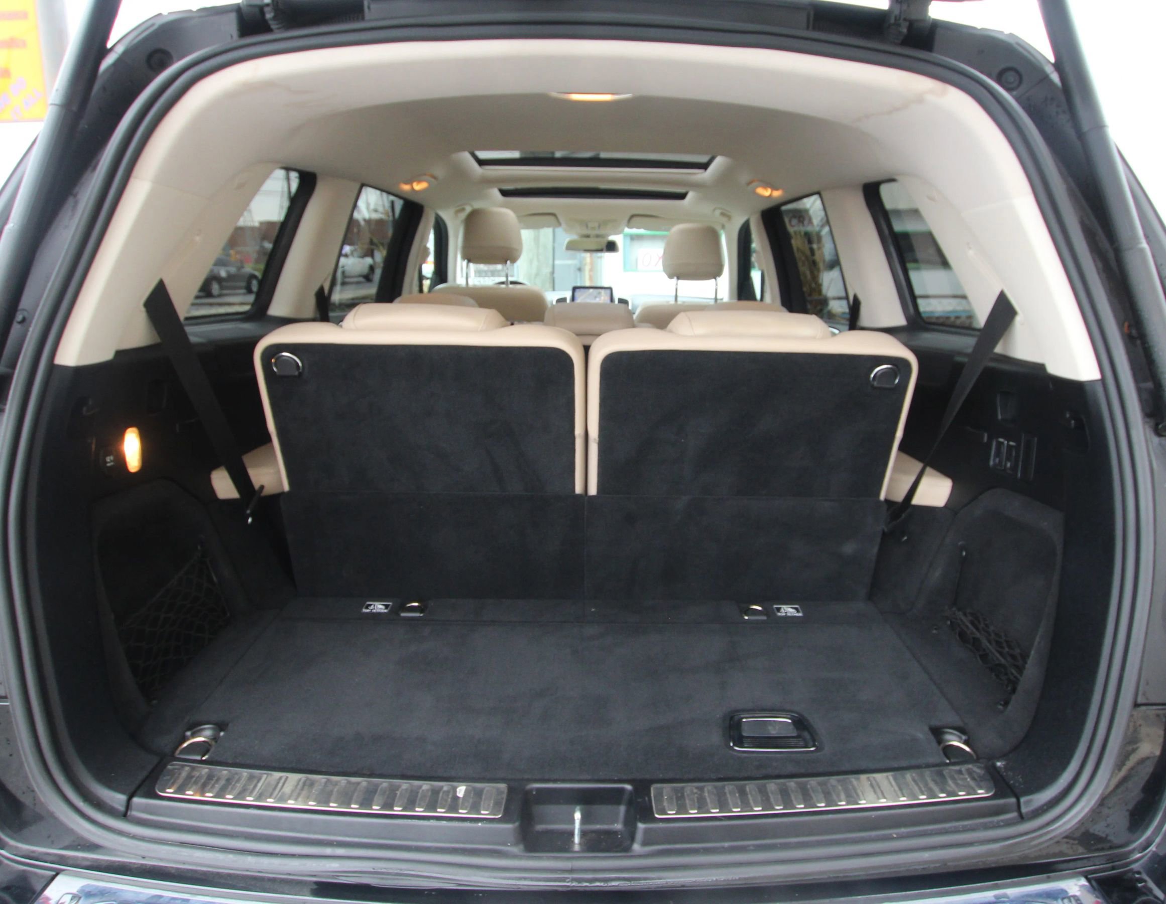 Used 2018 Mercedes-Benz GLS 450 4MATIC w/ Premium Package image 13