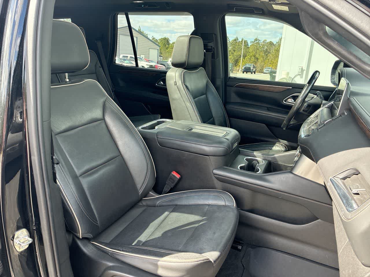 Used 2021 Chevrolet Tahoe Premier w/ Premium Package RWD image 29