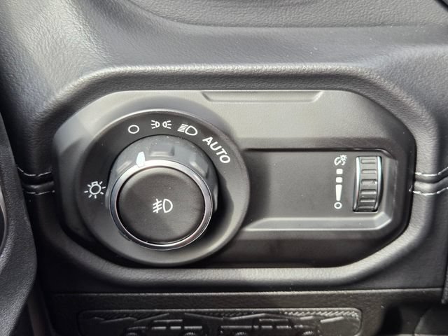 New 2026 Jeep Wrangler Sahara AWD/4WD image 22