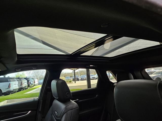 Used 2023 Cadillac XT5 Premium Luxury w/ Technology Package image 8