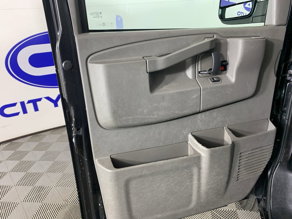 Used 2016 Chevrolet Express 3500 LS w/ Chrome Appearance Package image 13