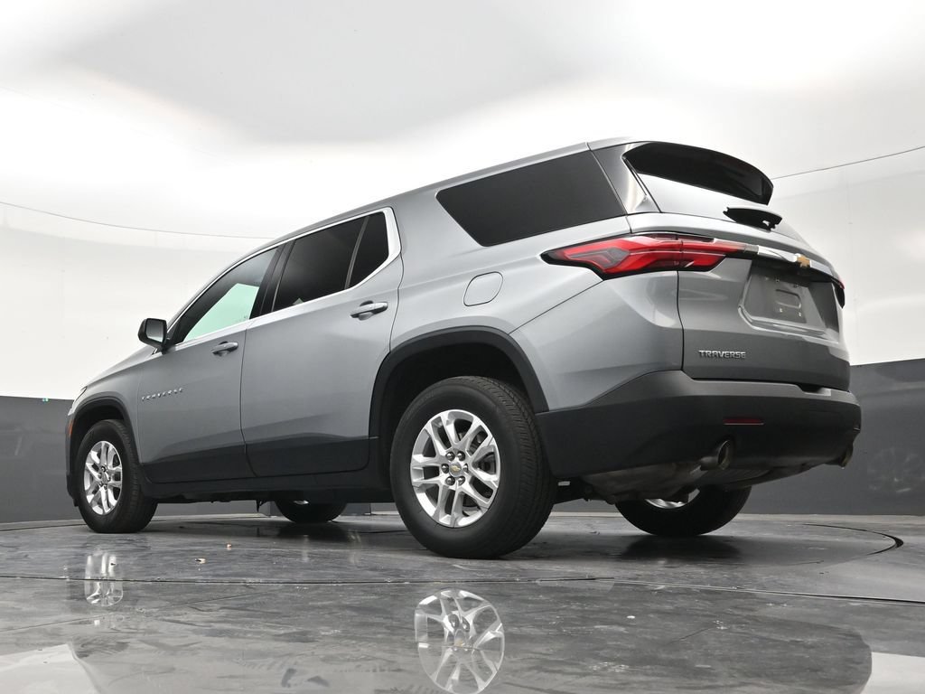 Used 2023 Chevrolet Traverse LS FWD image 21