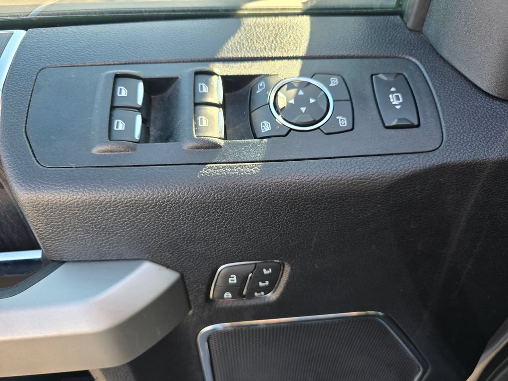 Used 2021 Ford F250 Lariat w/ Lariat Ultimate Package AWD/4WD image 18
