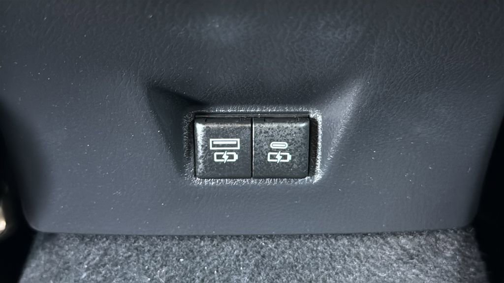 Used 2025 Toyota Camry LE image 17