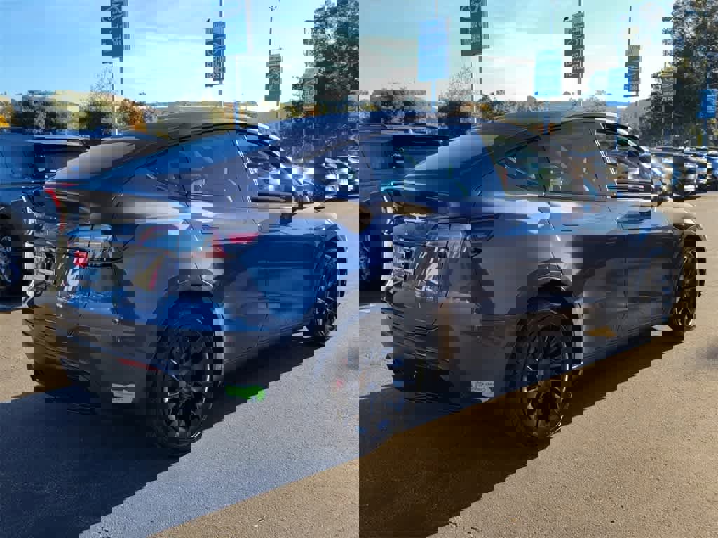 Used 2023 Tesla Model Y Long Range image 7