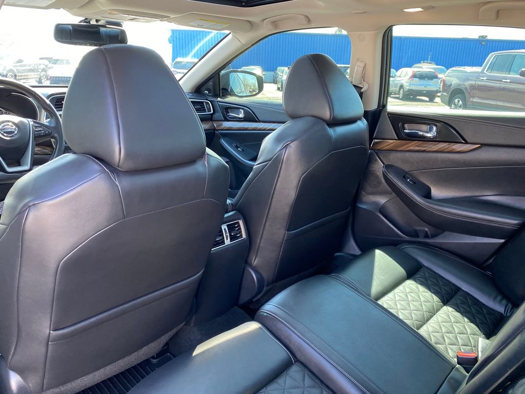 Used 2017 Nissan Maxima Platinum image 15