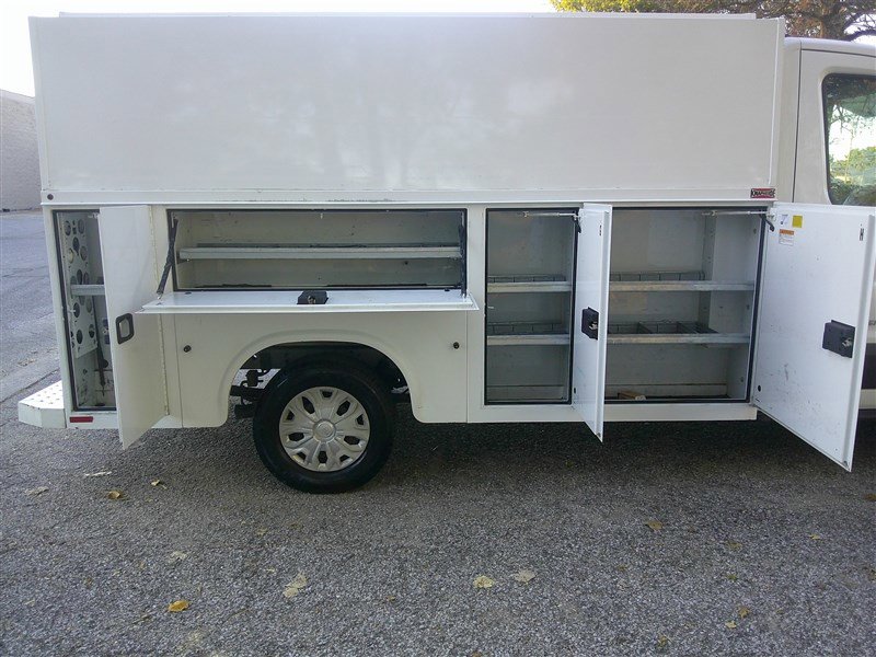 Used 2015 Ford Transit 250 138 w/ Exterior Upgrade Package image 17