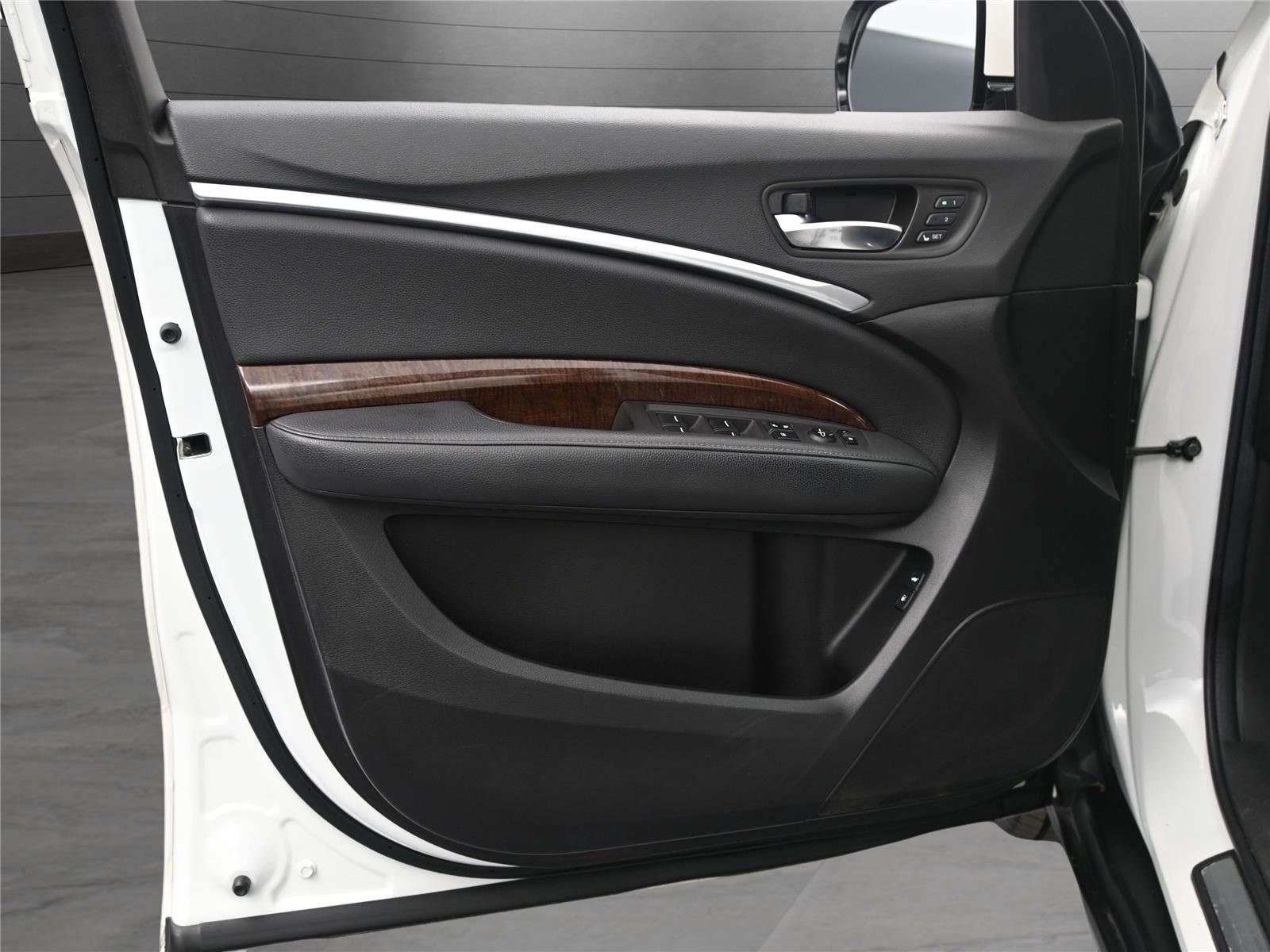 Used 2019 Acura MDX SH-AWD image 9