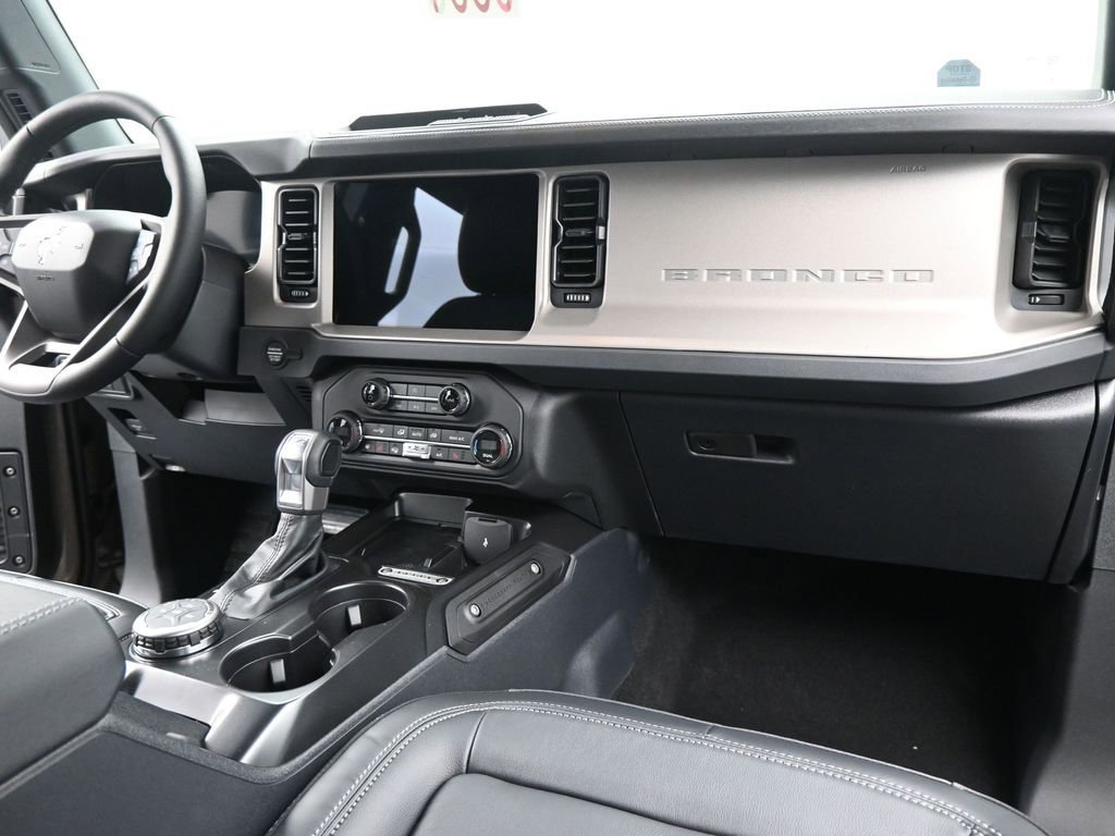 New 2026 Ford Bronco Outer Banks image 6