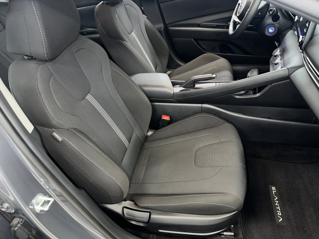 Used 2023 Hyundai Elantra SE image 26