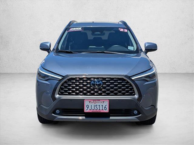 Used 2023 Toyota Corolla Cross XLE w/ Convenience Package FWD video 2