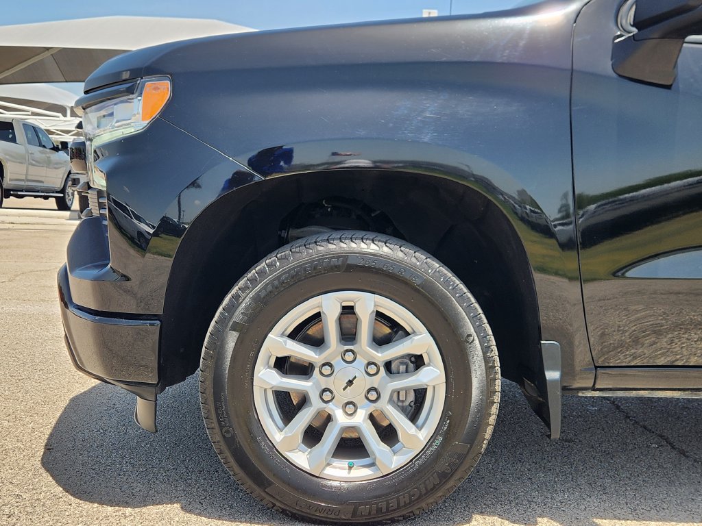 Used 2024 Chevrolet Silverado 1500 RST AWD/4WD image 9