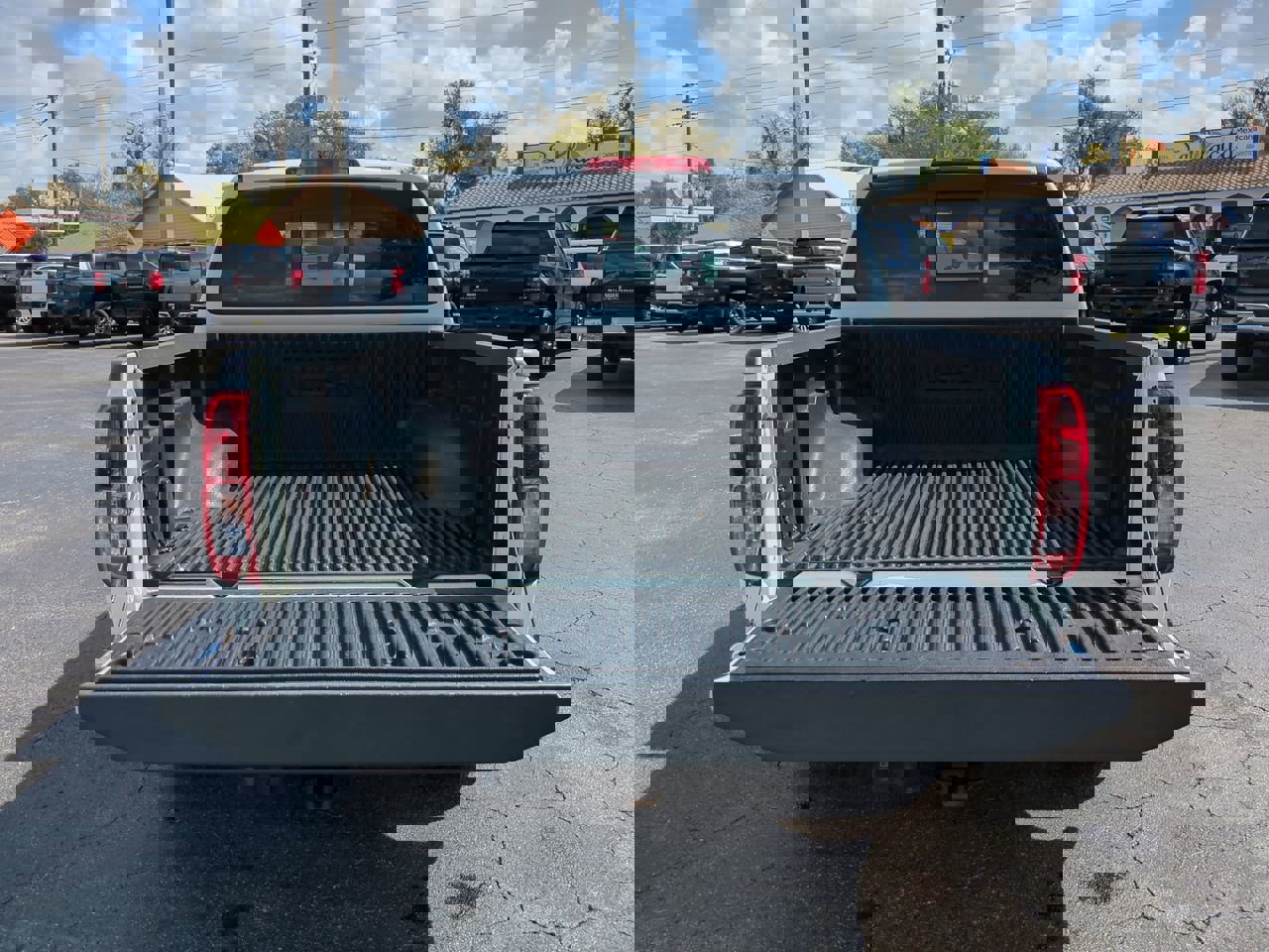 Used 2019 Nissan Frontier SV image 13