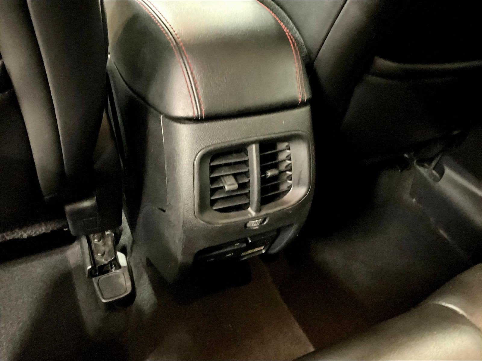 Used 2019 Jeep Cherokee Trailhawk AWD/4WD image 10
