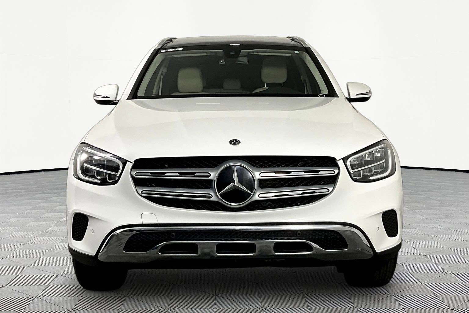 Used 2021 Mercedes-Benz GLC 300 4MATIC image 2