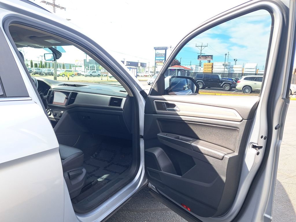 Used 2018 Volkswagen Atlas SE AWD/4WD image 16