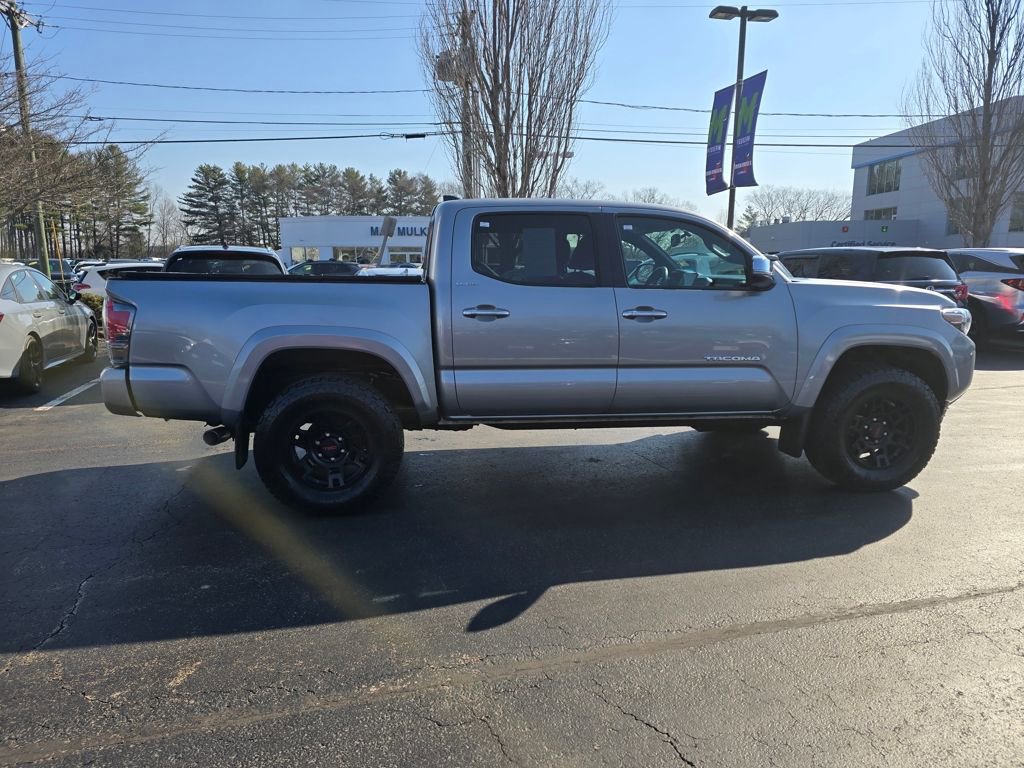 Used 2016 Toyota Tacoma Limited w/ Towing Package image 9