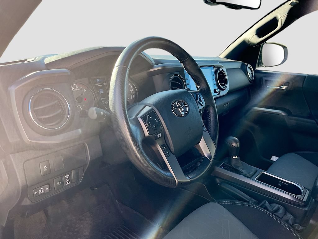 Used 2023 Toyota Tacoma TRD Off-Road w/ Black Out Package (TMS) AWD/4WD image 9