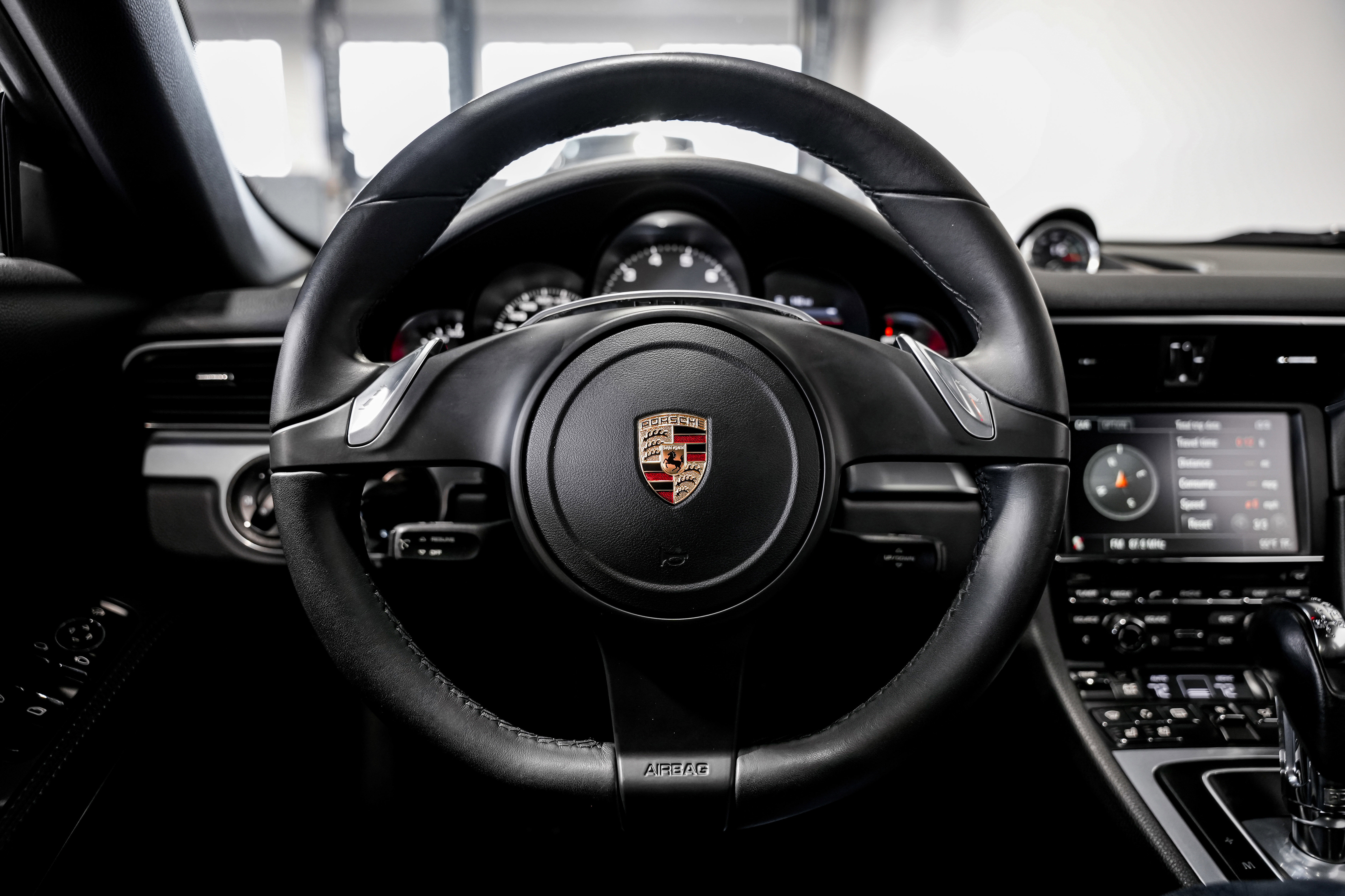 Used 2012 Porsche 911 Carrera S image 10