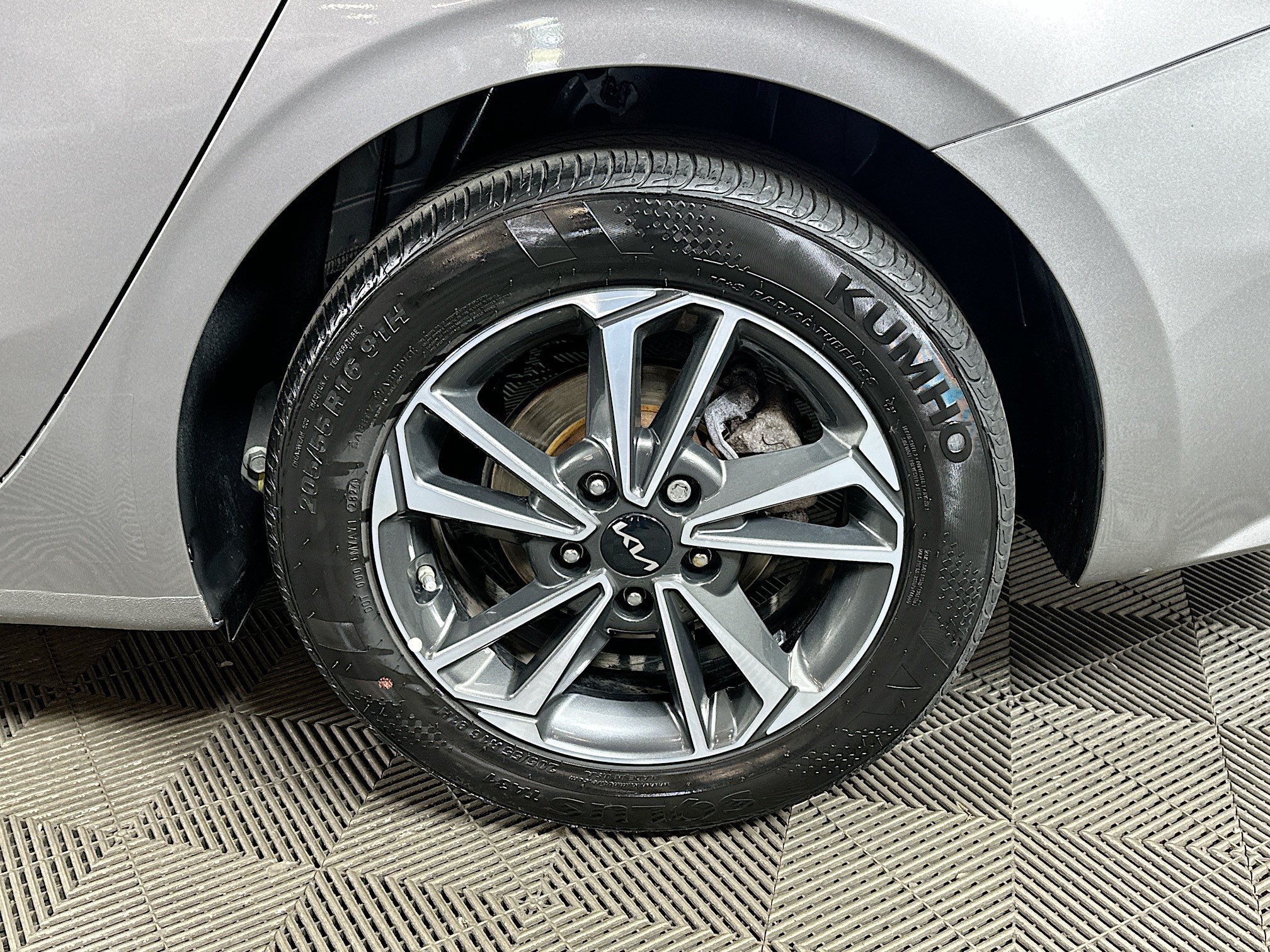 Certified 2024 Kia Forte LXS w/ LXS Technology Package FWD image 28