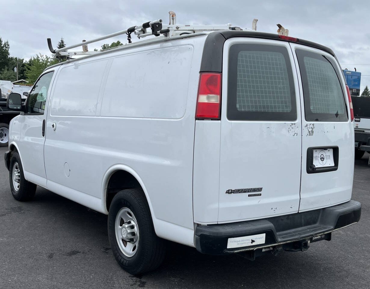 Used 2015 Chevrolet Express 2500 RWD image 7