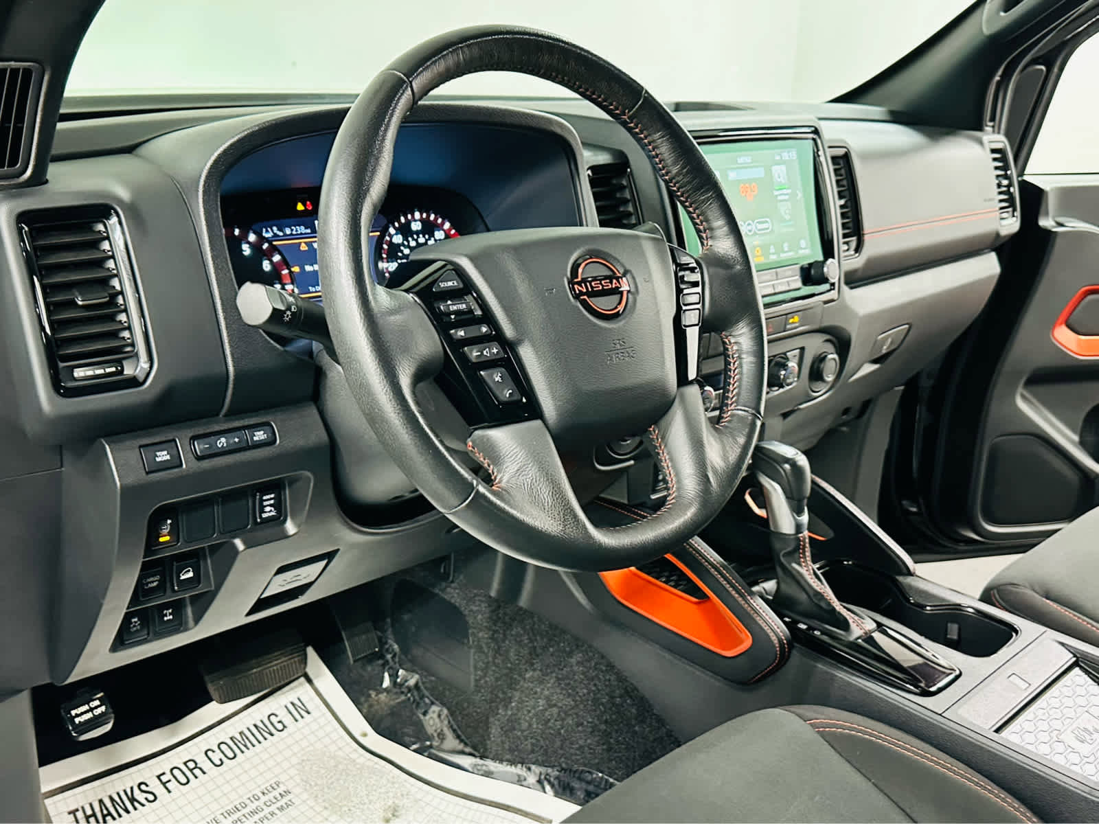 Used 2023 Nissan Frontier PRO-4X w/ Pro Convenience Package image 8