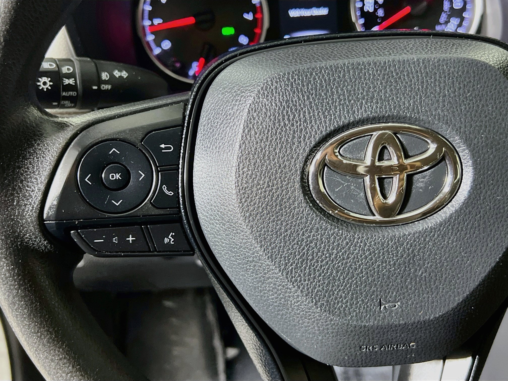 Used 2021 Toyota RAV4 XLE FWD image 19