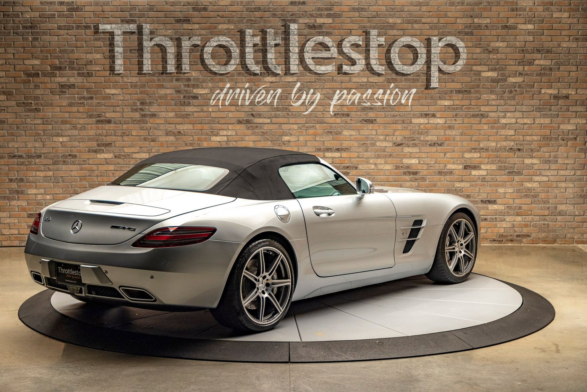 Used 2012 Mercedes-Benz SLS AMG Roadster image 9