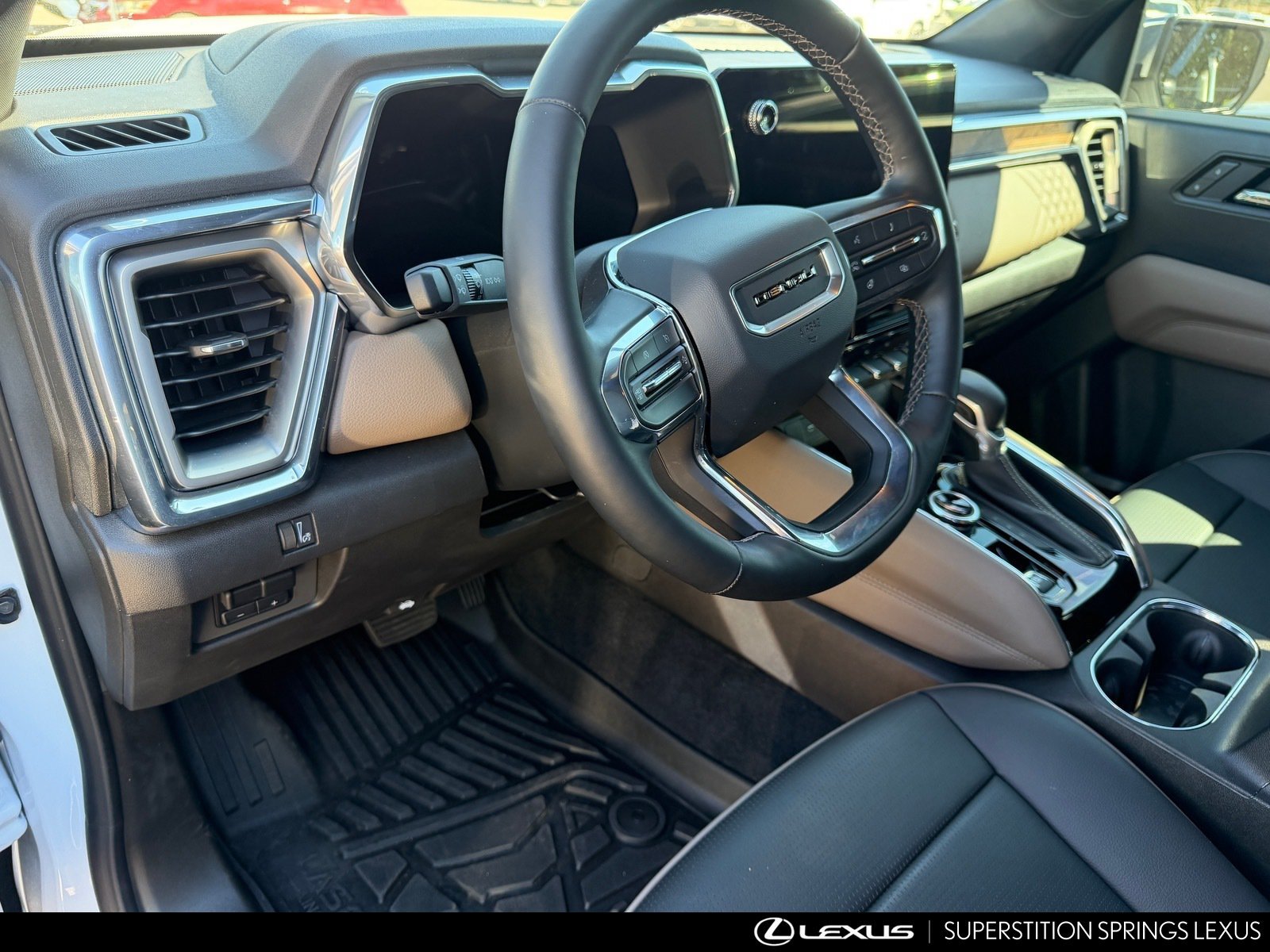 Used 2025 GMC Canyon Denali AWD/4WD image 7