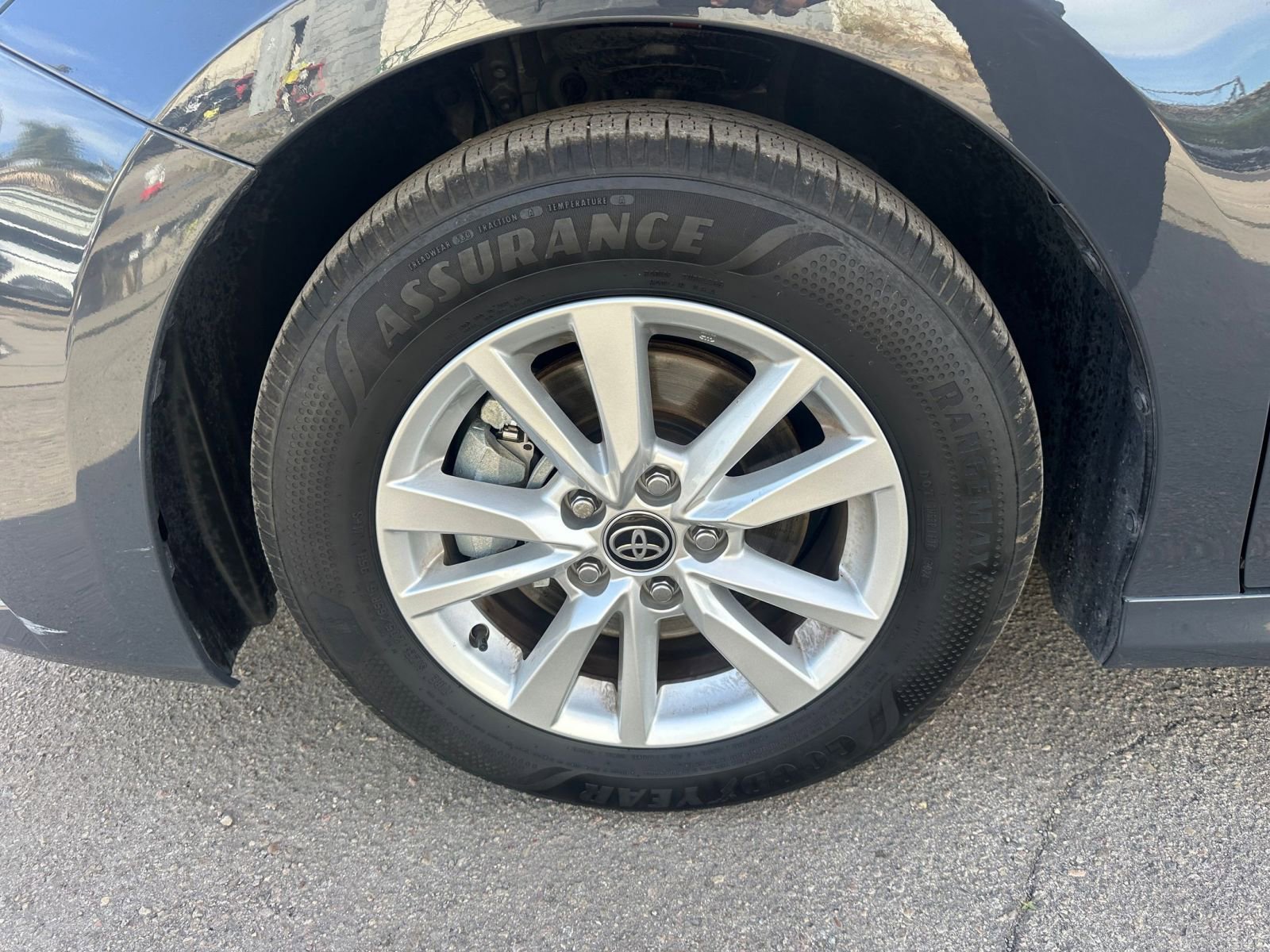 Used 2025 Toyota Camry LE image 29