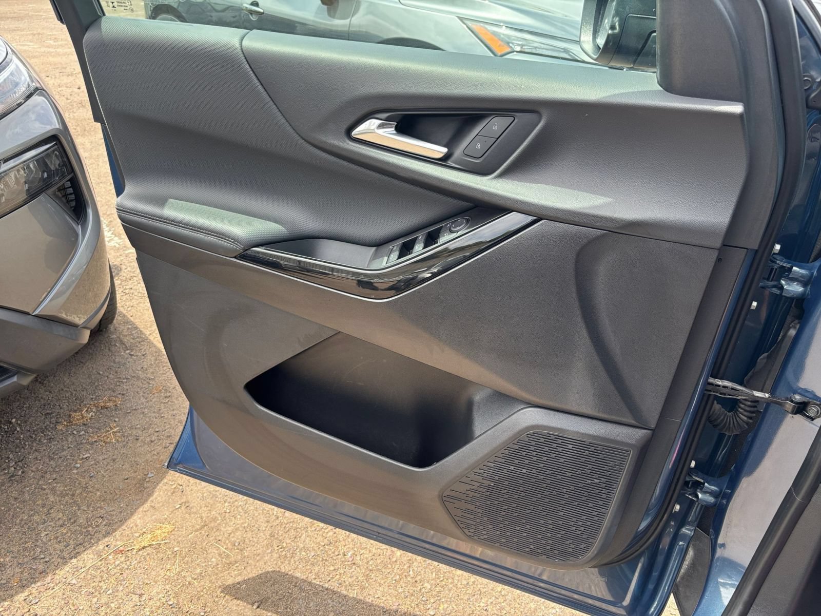 Used 2025 Chevrolet Equinox LT FWD image 18