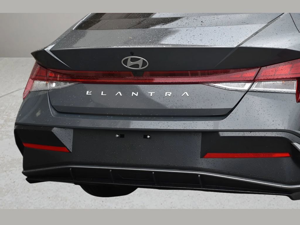 Used 2024 Hyundai Elantra SEL w/ Convenience Package image 26