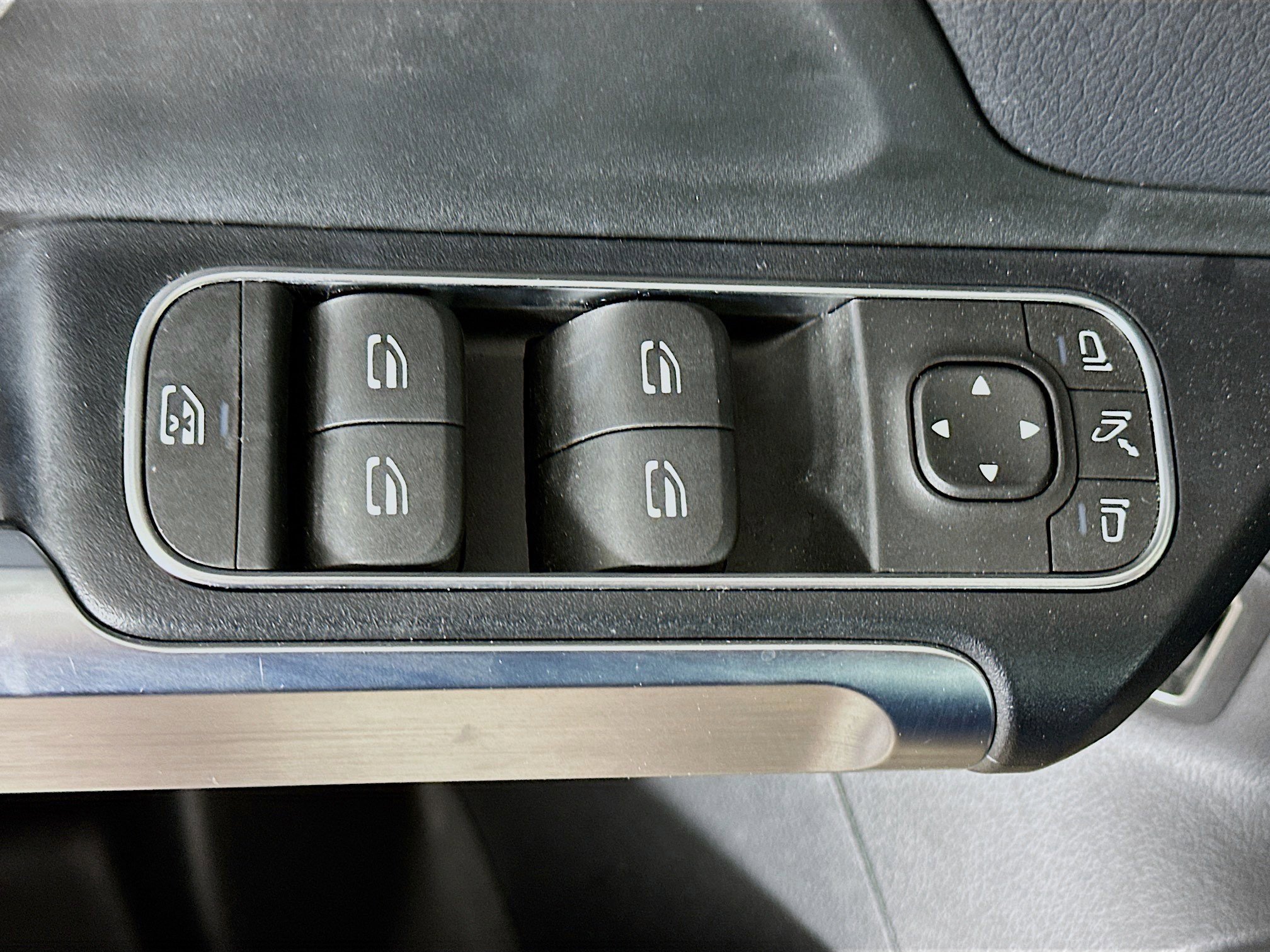 Used 2024 Mercedes-Benz EQB 250+ image 15