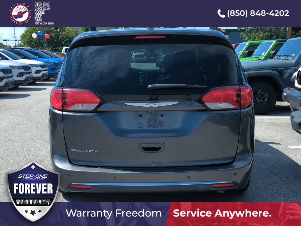 Used 2019 Chrysler Pacifica Touring Plus w/ Tire & Wheel Group FWD image 5