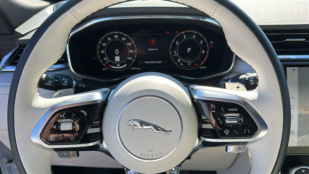 Certified 2025 Jaguar F-PACE R-Dynamic S image 11