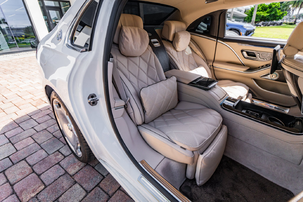 Used 2024 Mercedes-Benz Maybach S 680 4MATIC image 38