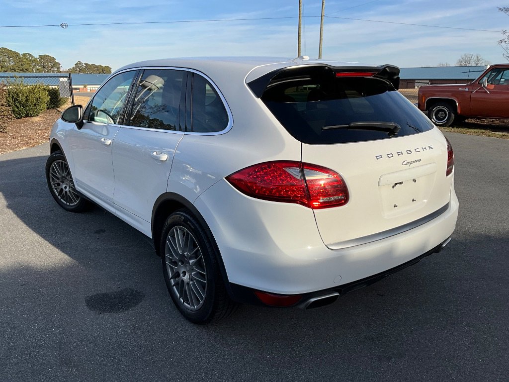 Used 2013 Porsche Cayenne 6-Speed Manual image 6