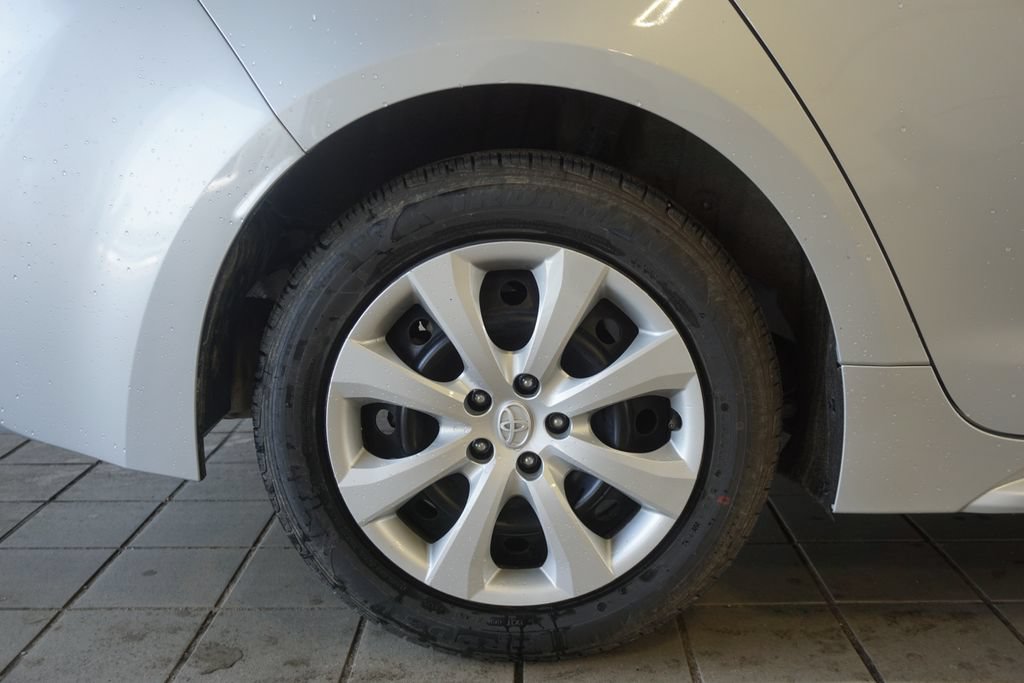 Used 2024 Toyota Corolla LE FWD image 27