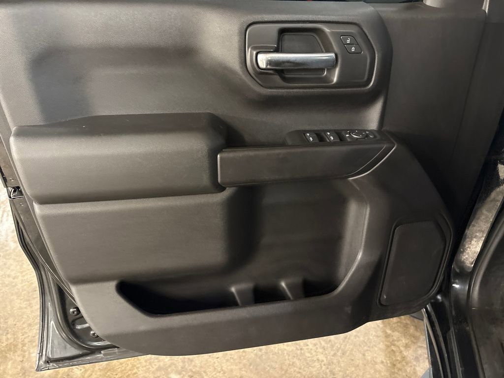 Used 2021 Chevrolet Silverado 1500 Custom Trail Boss AWD/4WD image 15