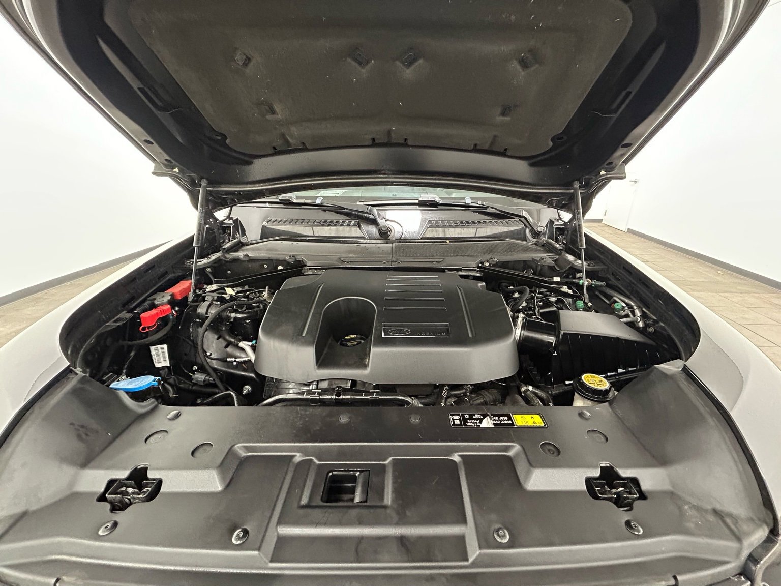 Used 2020 Land Rover Defender 110 HSE image 42