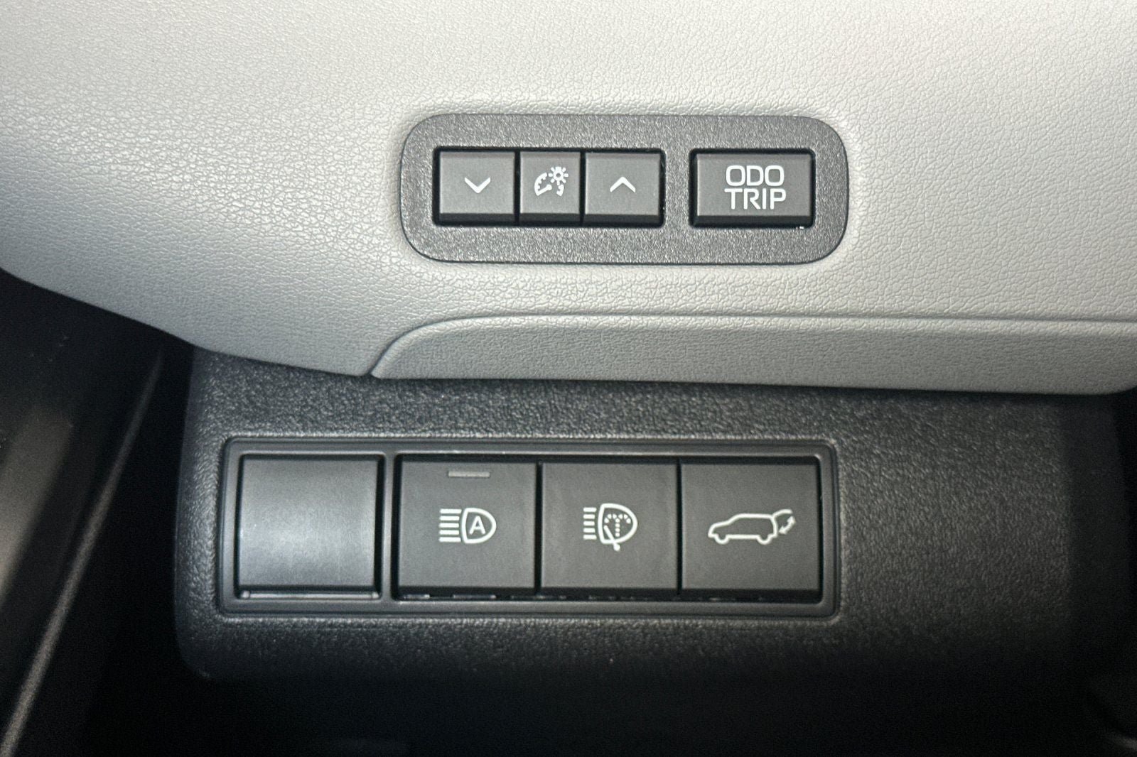 New 2026 Toyota C-HR AWD/4WD image 31