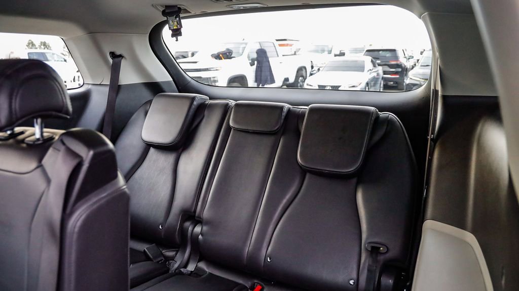 Used 2024 Kia Carnival LX image 23