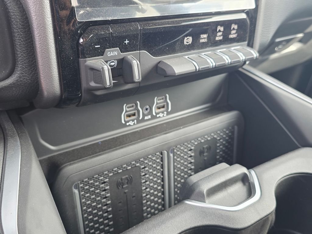 New 2026 RAM 2500 Big Horn AWD/4WD image 17