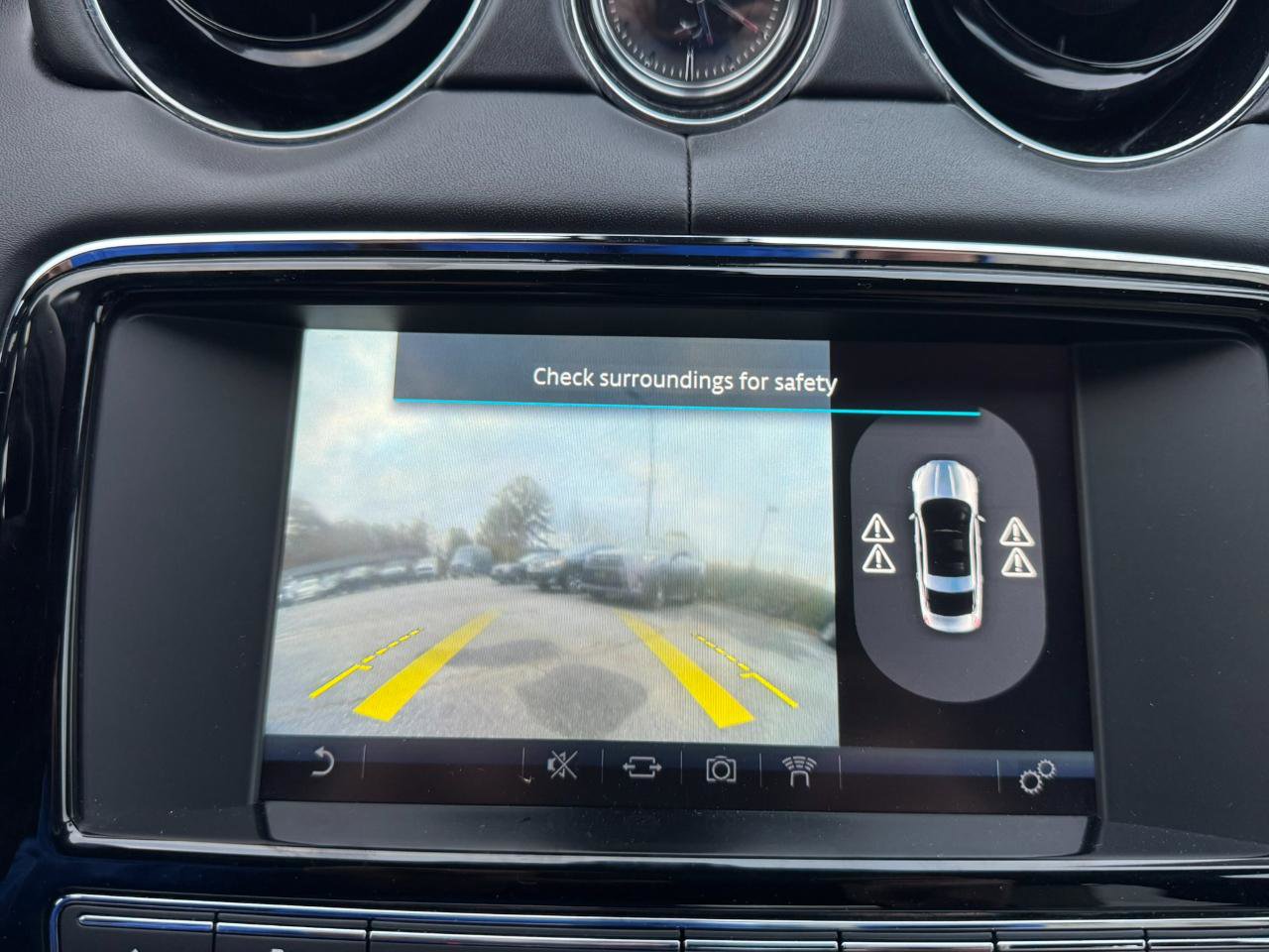 Used 2016 Jaguar XJ L Portfolio image 24