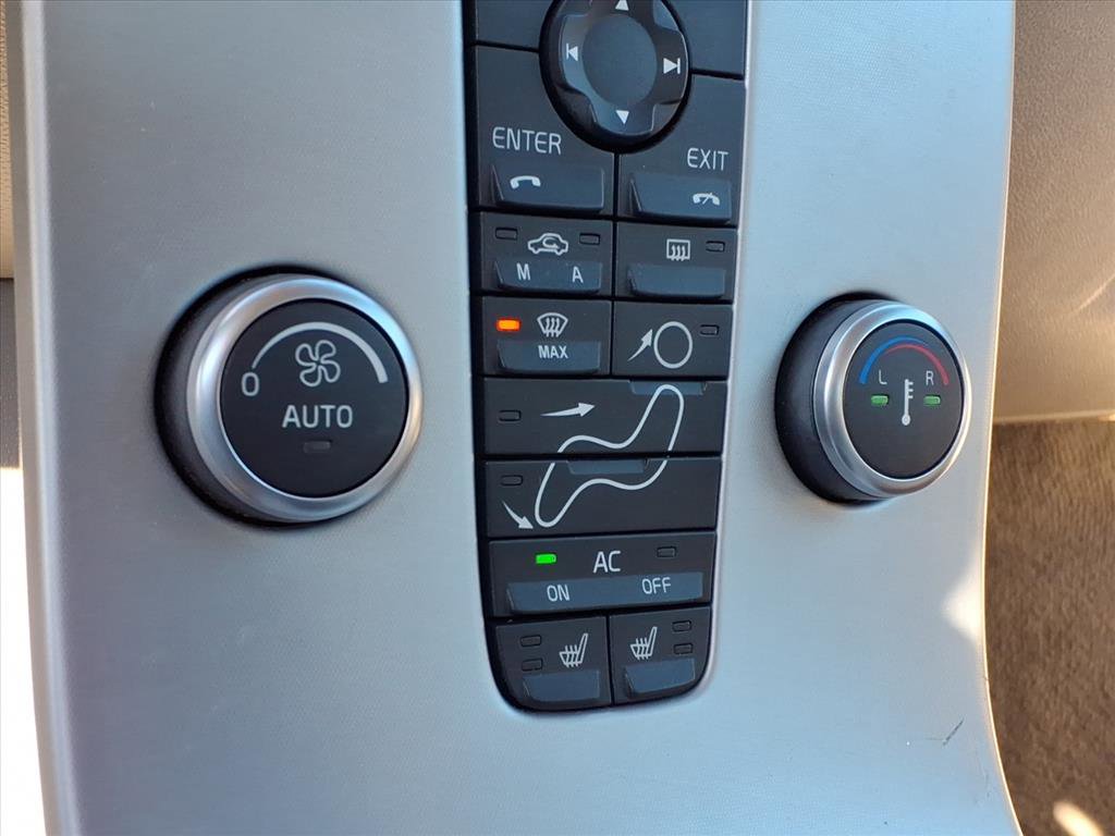 Used 2013 Volvo C70 T5 w/ Climate Pkg image 21