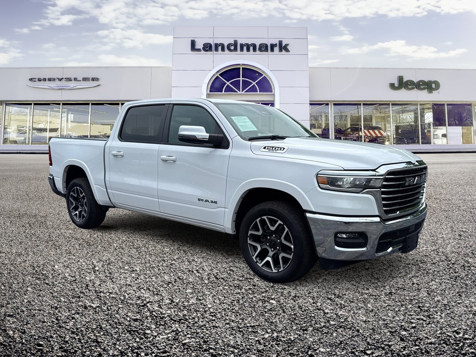 Used 2025 RAM 1500 Laramie AWD/4WD image 21
