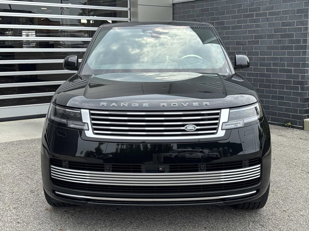 Certified 2024 Land Rover Range Rover SV AWD/4WD image 2