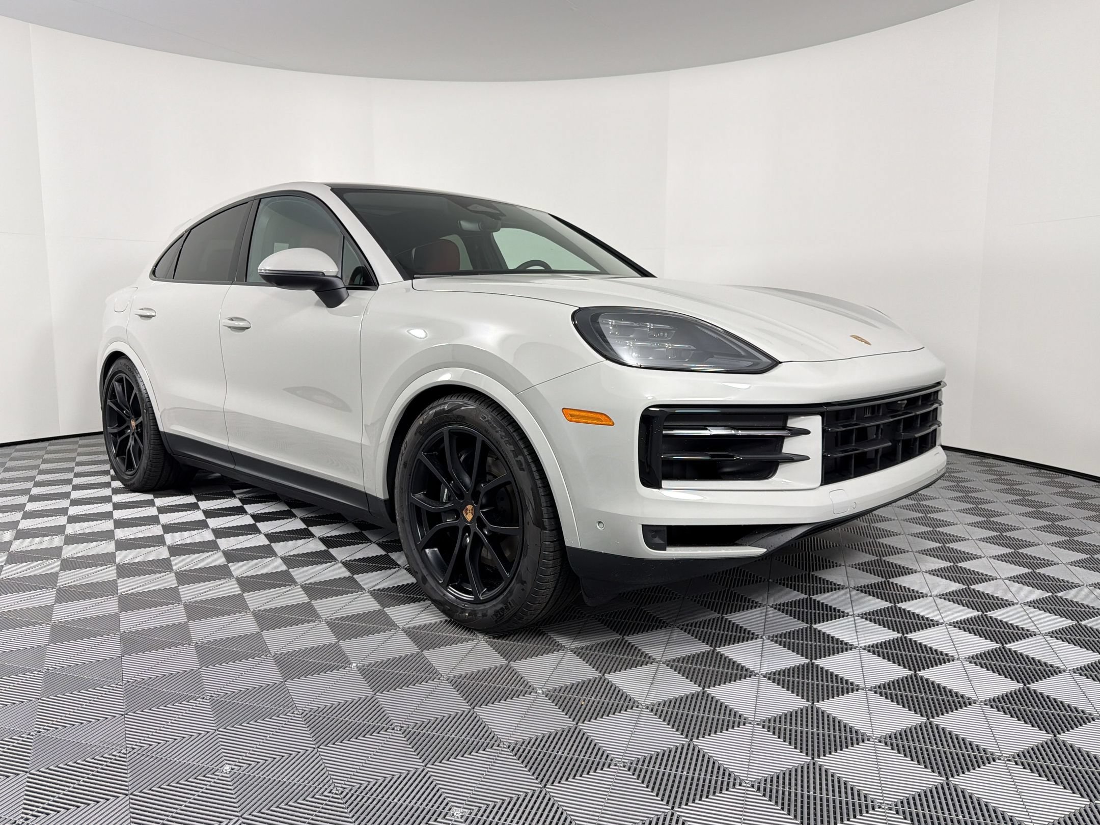 New 2026 Porsche Cayenne Coupe AWD/4WD image 7