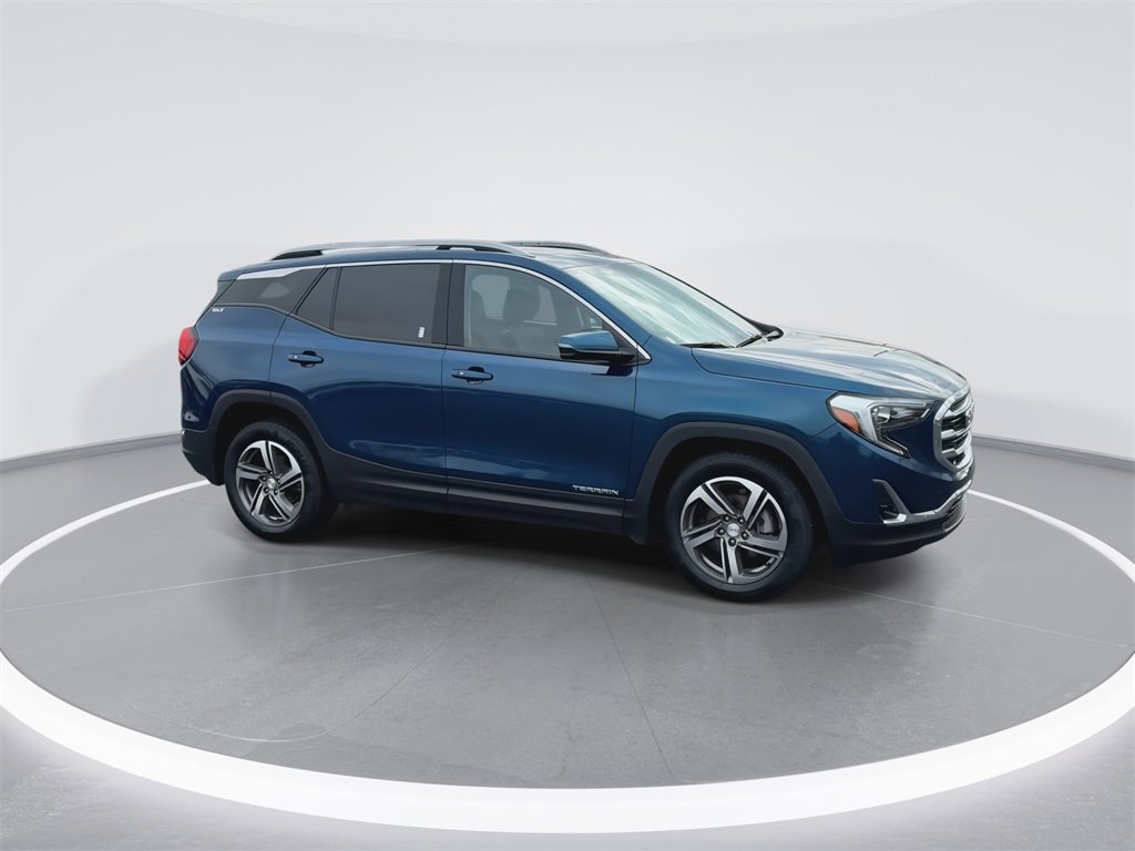 Used 2021 GMC Terrain SLT image 2