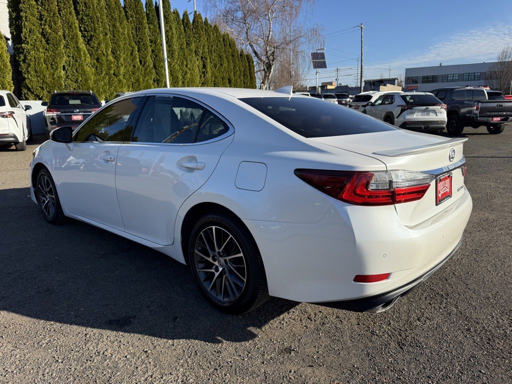 Used 2016 Lexus ES 350 image 4